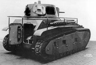 Большие люки в корпусе и башне обеспечивали экипажу комфортный доступ в танк и возможность быстрого его покидания - Немирный трактор | Военно-исторический портал Warspot.ru