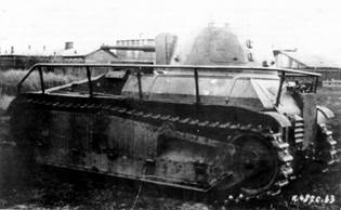 Rheinmetall Leichttraktor №40 с переделанной по итогам испытаний в СССР ходовой частью, запасными топливными баками и удлинёнными надгусеничными полками - Немирный трактор | Военно-исторический портал Warspot.ru