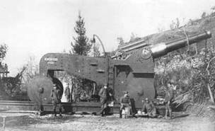 Тяжелая 305-мм полевая гаубица Obice 305/17 mod.1917 на огневой позиции, 1917 г.