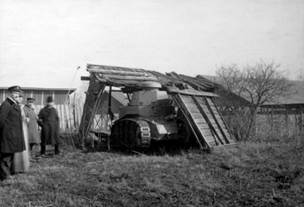 На испытаниях танк сломал деревянный сарай - От «Теплохода «АН» к МС-1 | Warspot.ru